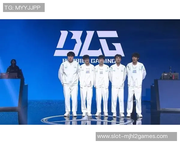 RNG与BLG在S15电竞总决赛中的团队协作分析与复盘探讨